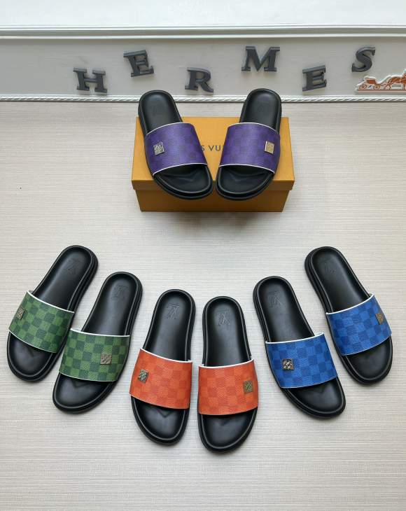 Picture of Louis Vuitton Slippers _SKULVsz38-45mnf03591374